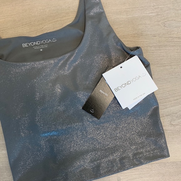 NWT Beyond Yoga Square Neck Crop Top - Picture 2 of 3